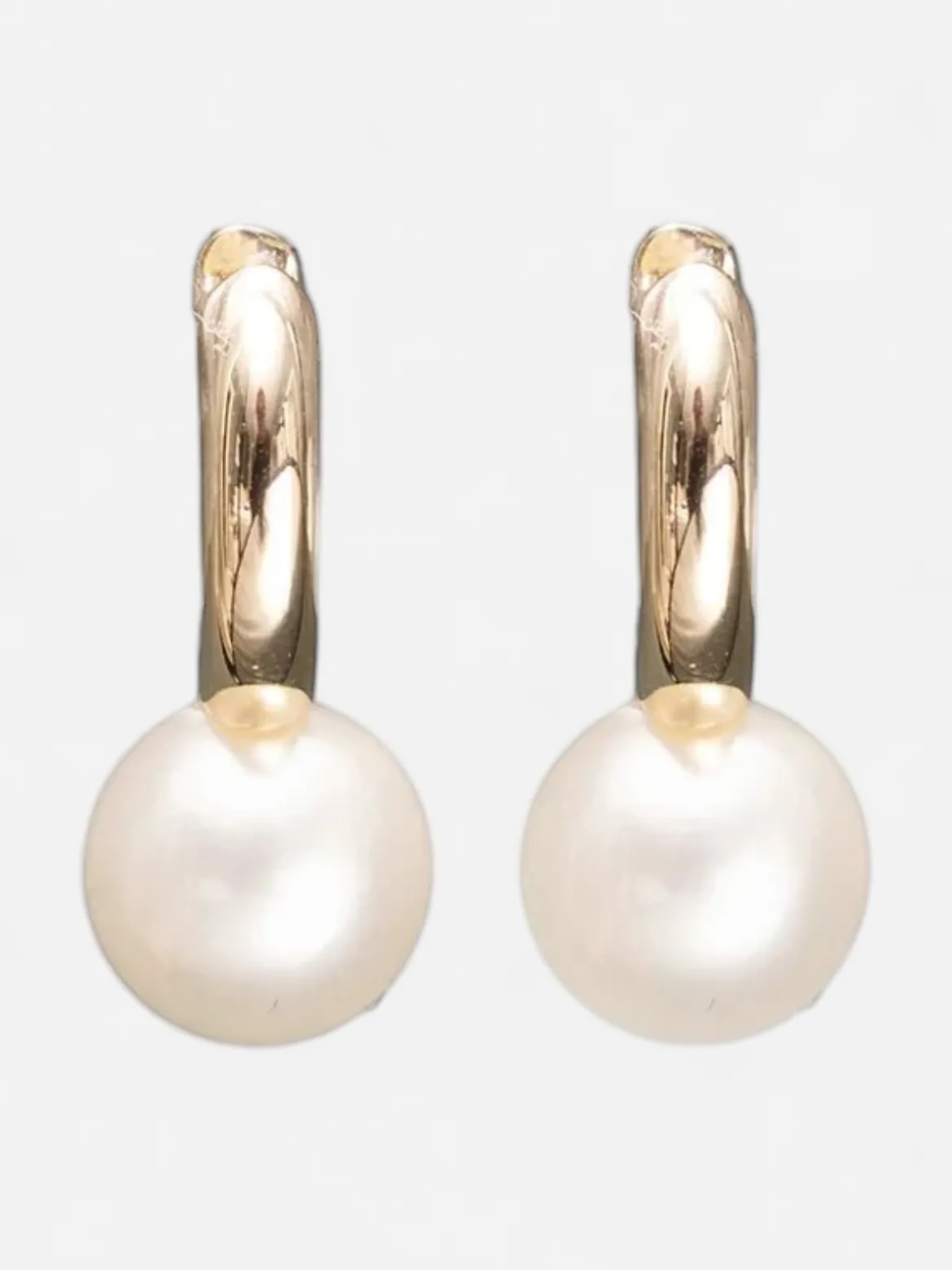 Bow 19 naisten korvakorut Amelie Pearl Hoops, valkoinen