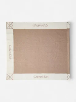 Calvin Klein Accessories huivi Linen Blend Emblem Pareo Scarf, vaalea beige