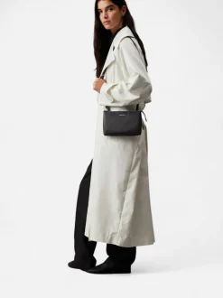 Calvin Klein Accessories laukku CK Must Xbody, musta