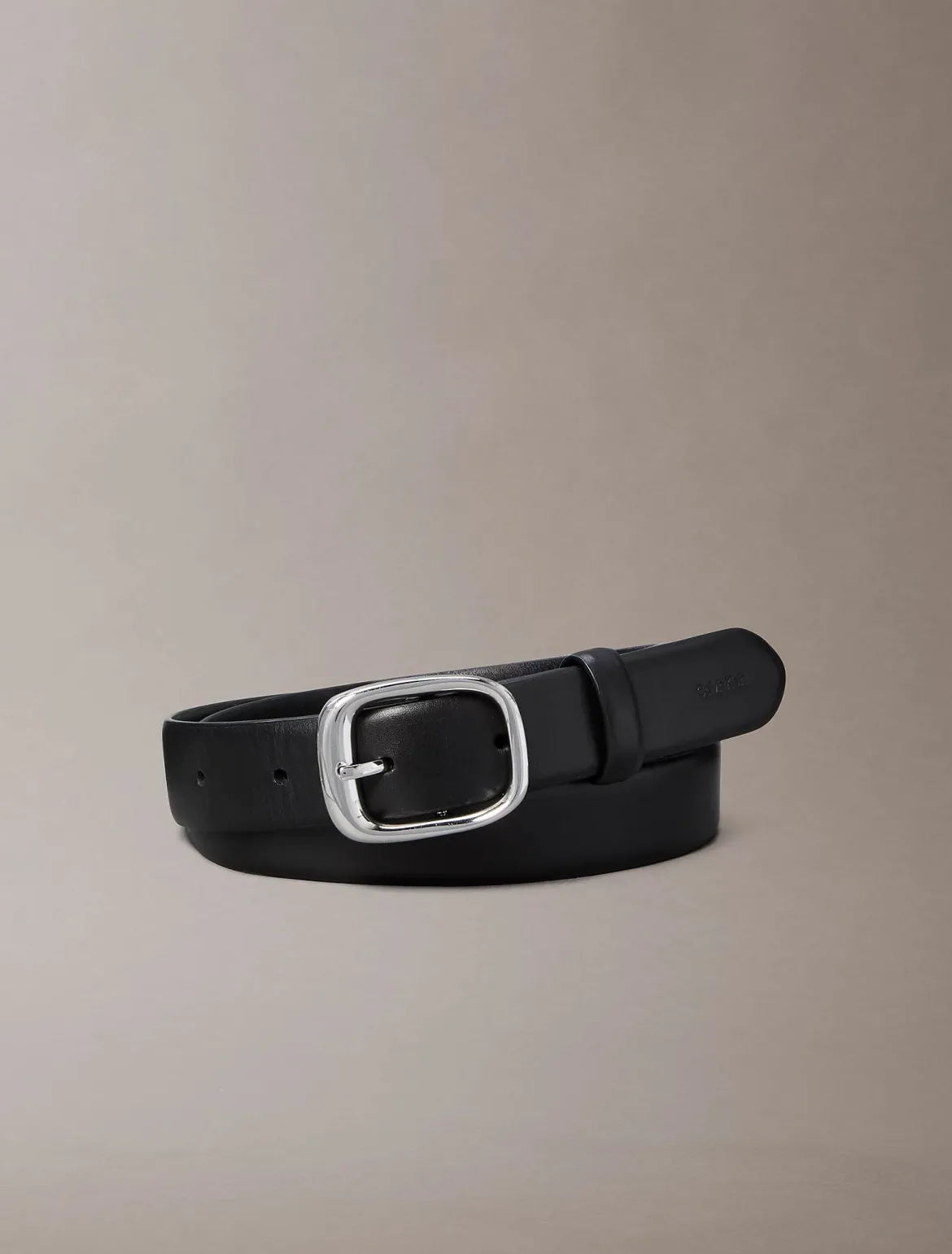 Calvin Klein Accessories naisten vyö Chunky Buckle 30MM Smooth, musta