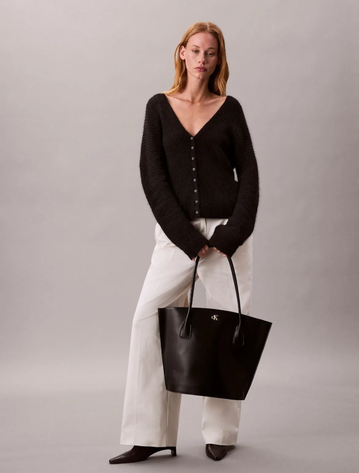Calvin Klein Accessories naisten laukku, CK MEDIUM TOTE Musta