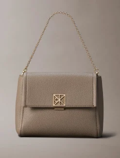 Calvin Klein Accessories naisten laukku K-Emblem HW Pebble Crossbody, vaalea beige