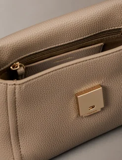 Calvin Klein Accessories naisten laukku K-Emblem HW Pebble Crossbody, vaalea beige