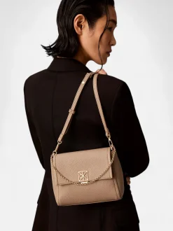 Calvin Klein Accessories naisten laukku K-Emblem HW Pebble Crossbody, vaalea beige