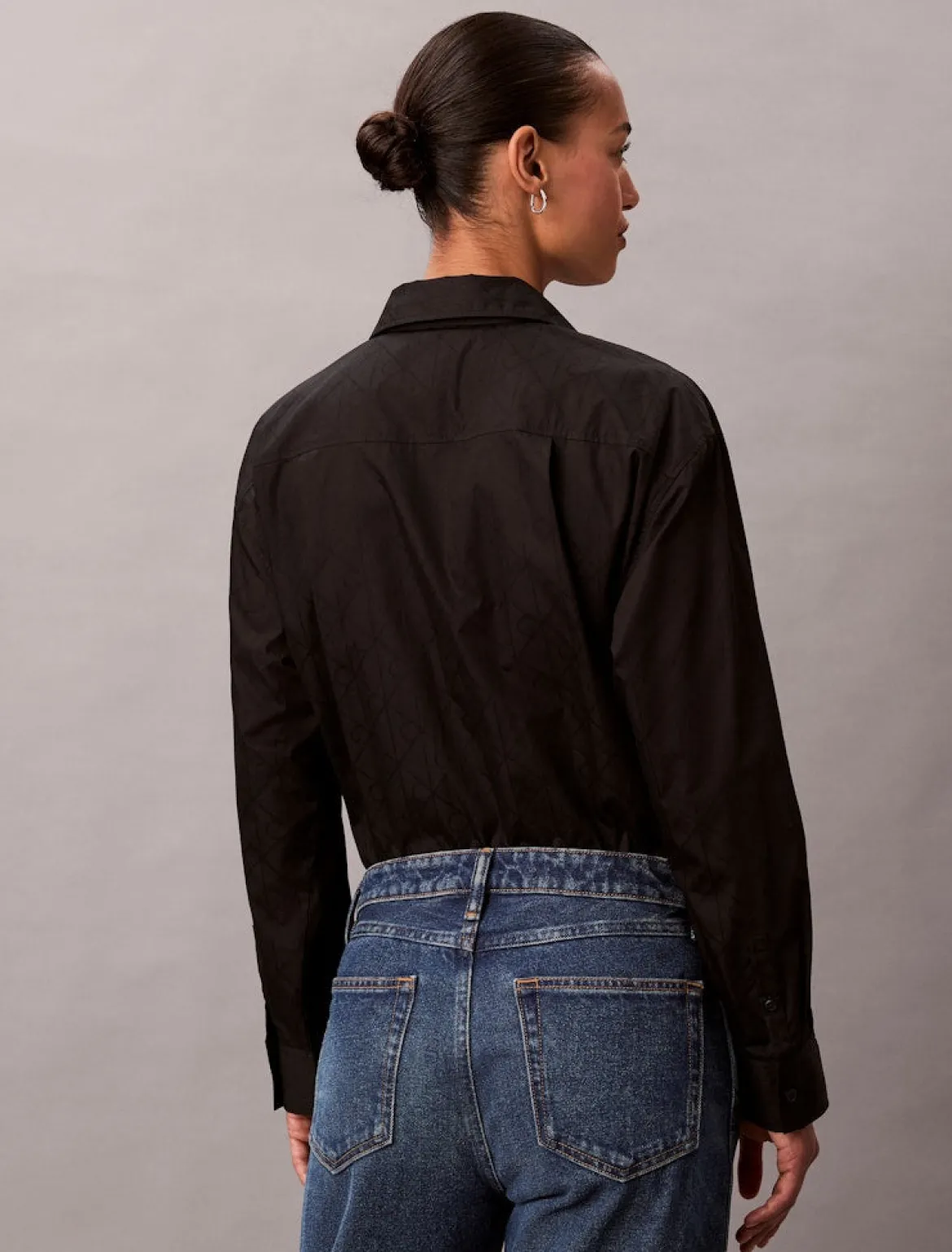 Calvin Klein Jeans Logo Perfect Button Down Shirt, musta