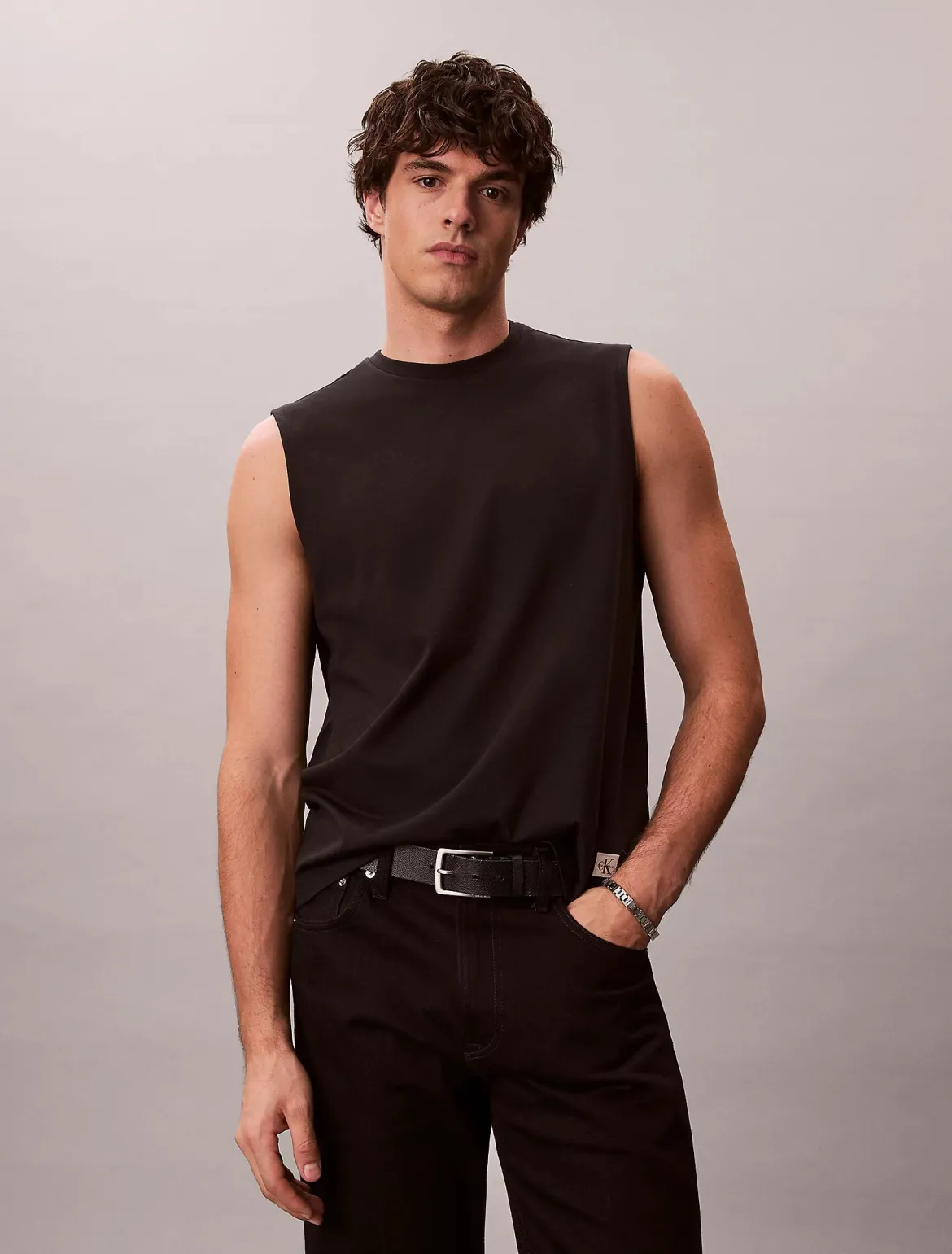 Calvin Klein Jeans miesten hihaton paita 30S Jersey Badge Muscle Tank, musta
