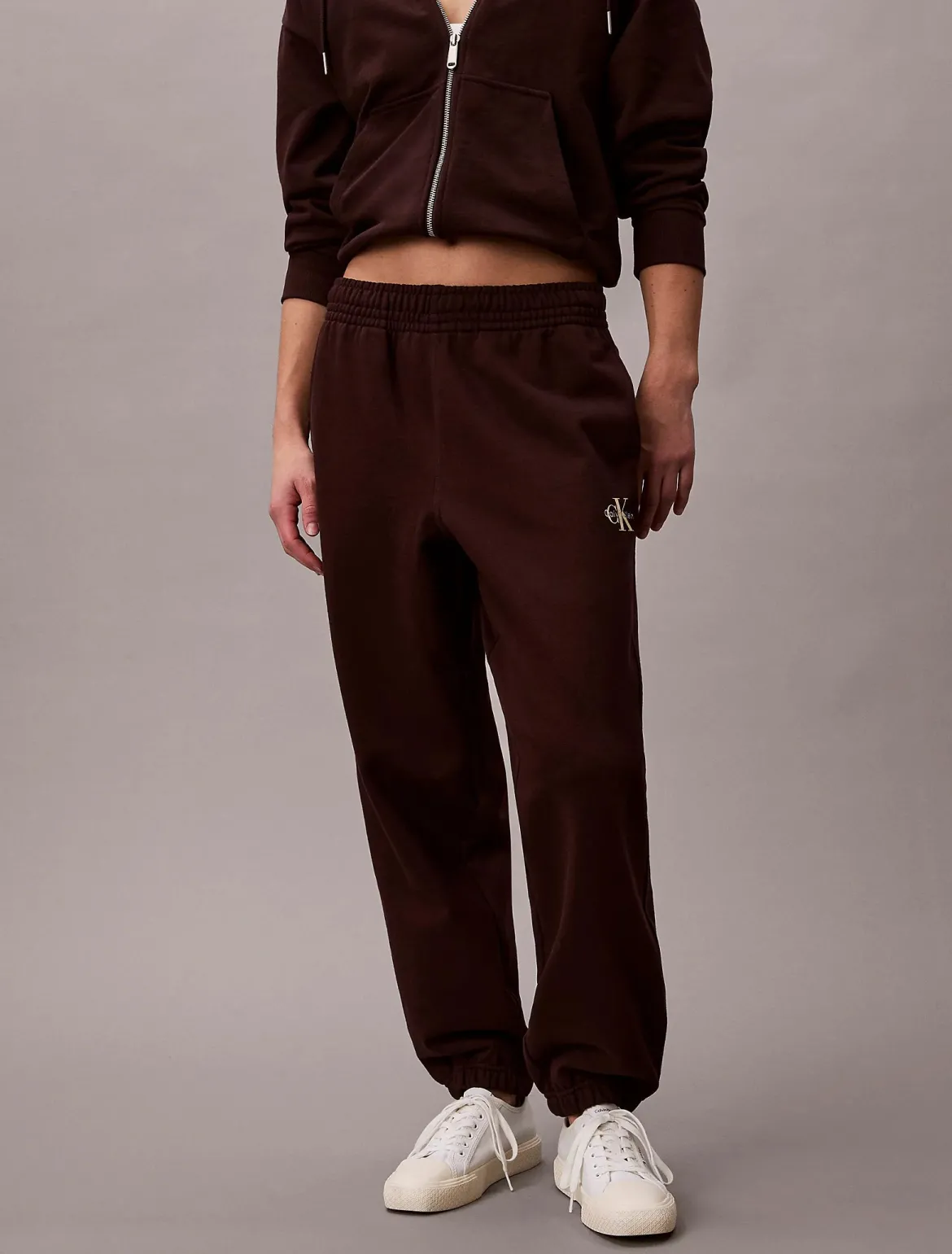 Calvin Klein Jeans naisten collegehousut Monology French Terry Jogger, tummanruskea
