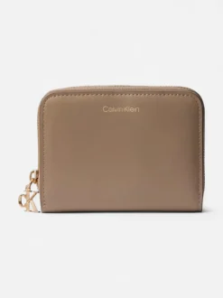 Calvin Klein naisten lompakko CK Medium Flap Zip Around, beige