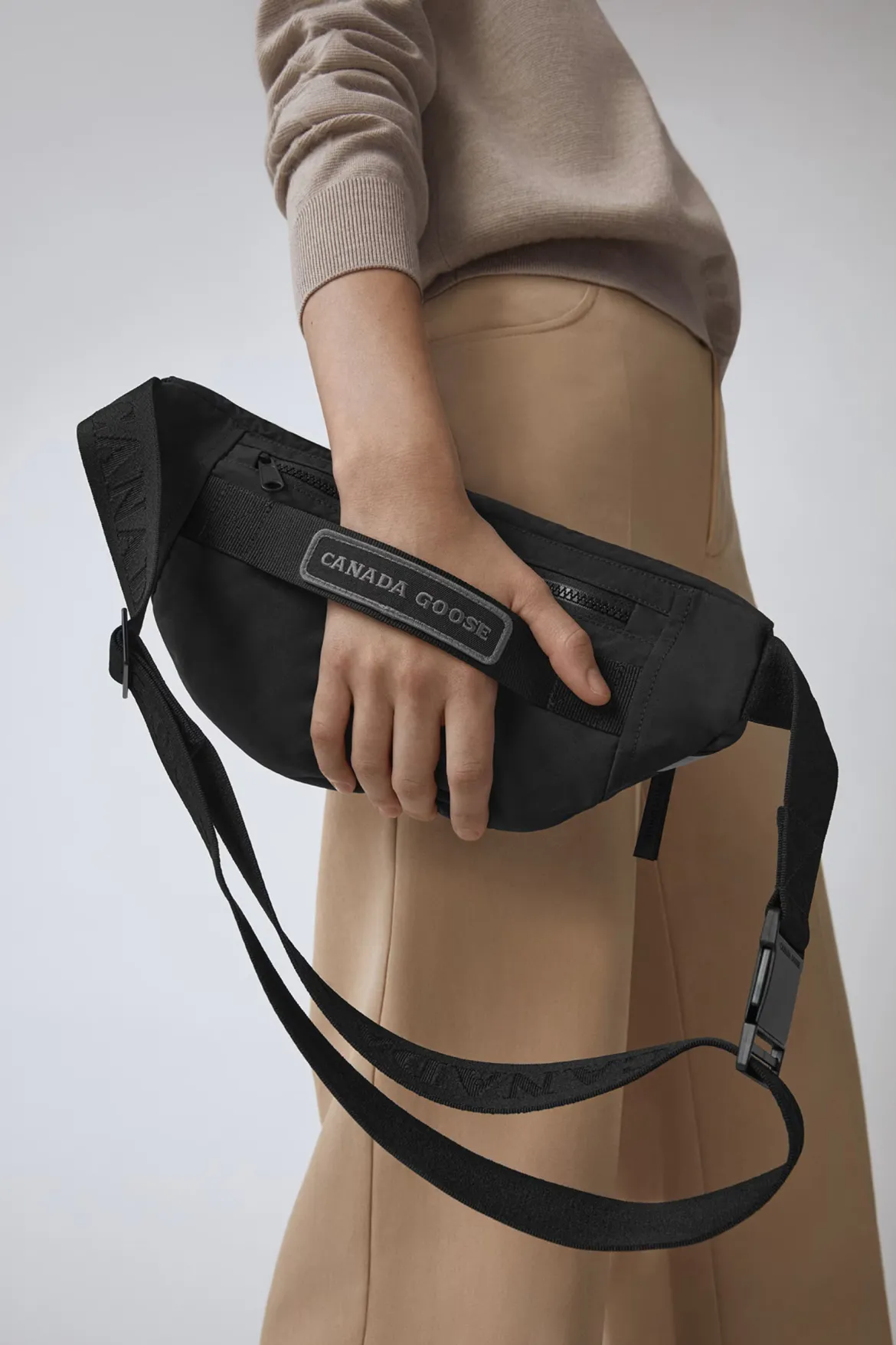 Canada Goose Unisex vyökaukku Waist Bag Black Disc, musta