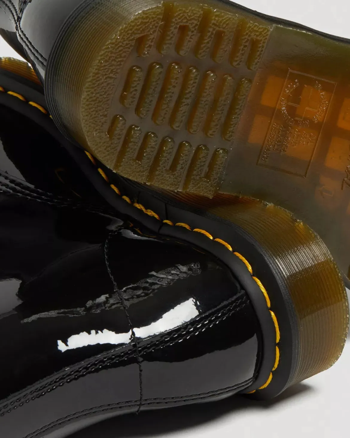 Dr. Martens naisten maiharit 1460 Patent, musta
