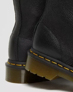 Dr. Martens naisten nauhalliset nilkkurit, 1460 Pascal Virginia, Musta
