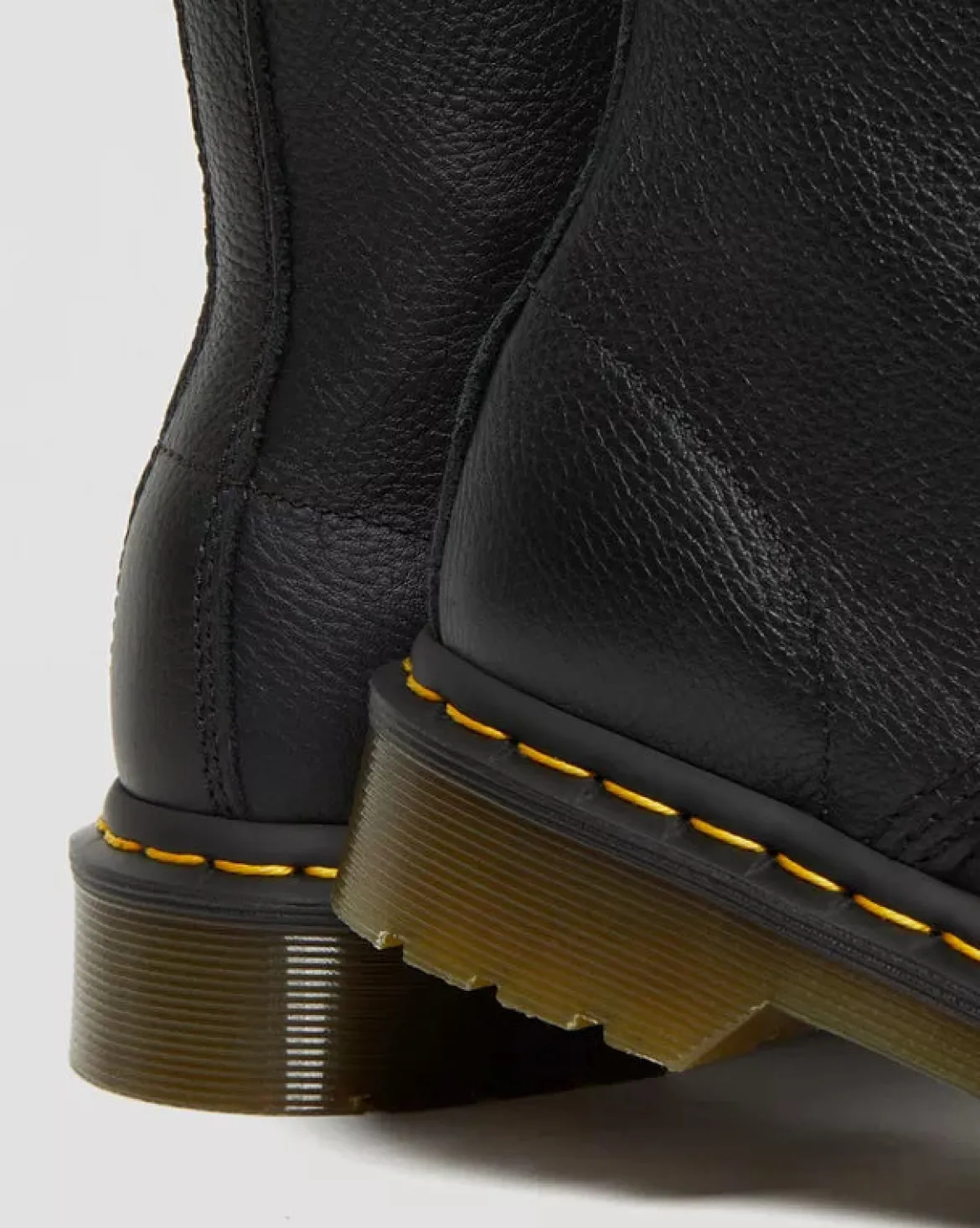 Dr. Martens naisten nauhalliset nilkkurit, 1460 Pascal Virginia, Musta
