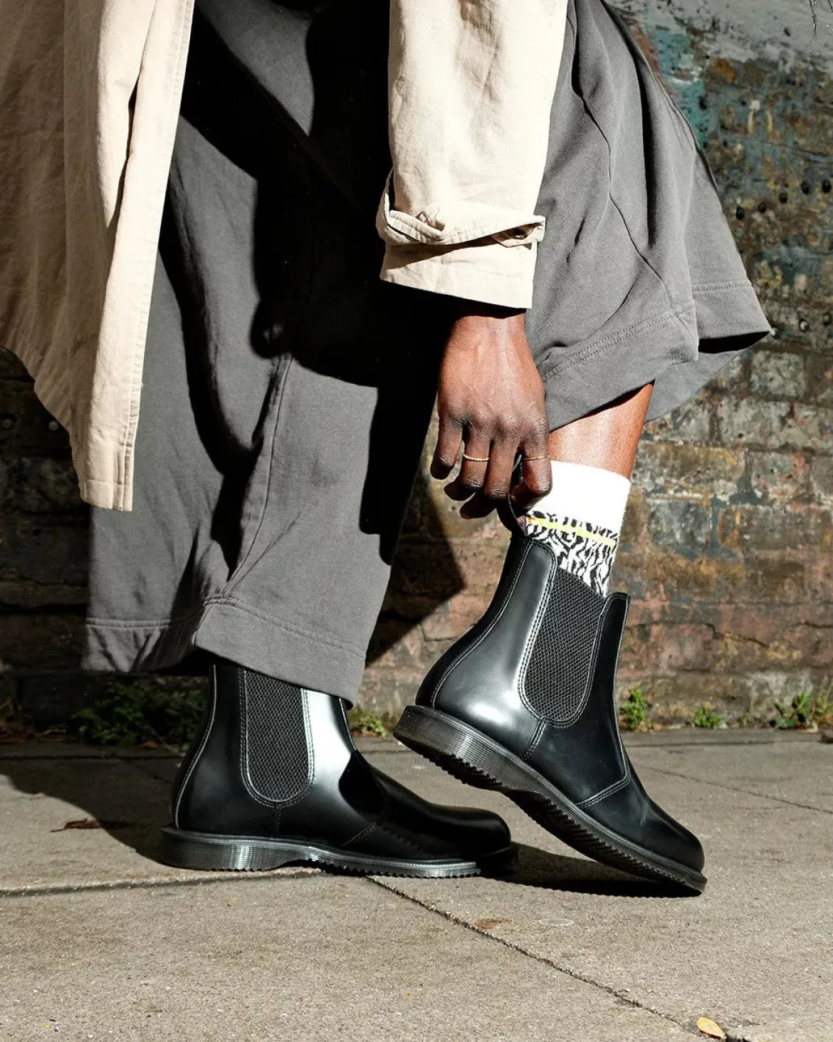 Dr. Martens Naisten Nilkkurit Flora, musta