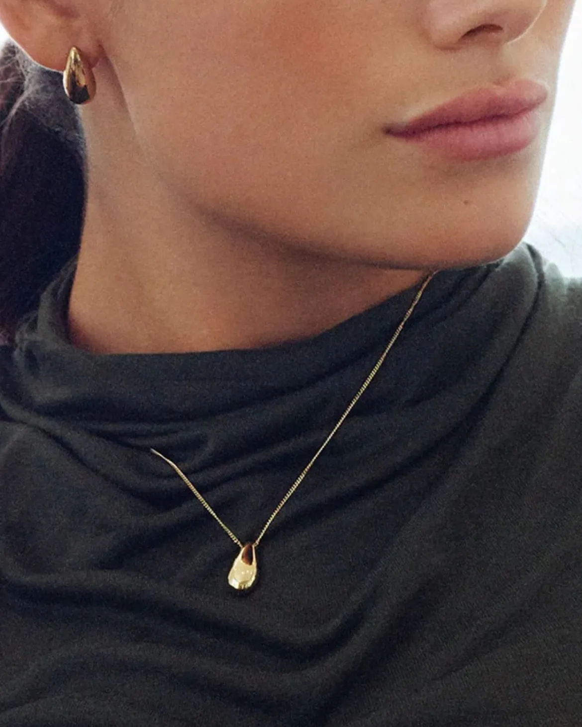 Edblad kaulakoru, HARMONY NECKLACE GOLD Kullankeltainen