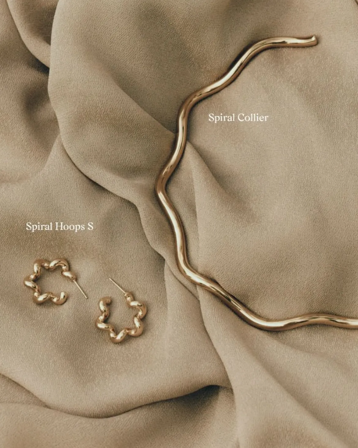 Edblad korvakorut Spiral Hoops S, Gold Pleated