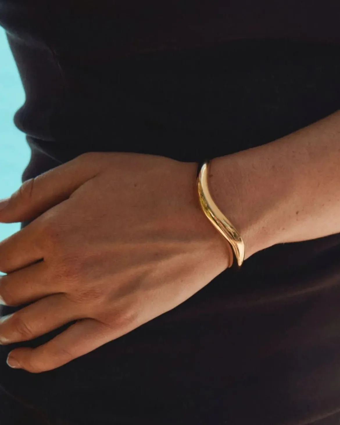Edblad rannekoru Azura Bangle, Gold Pleated