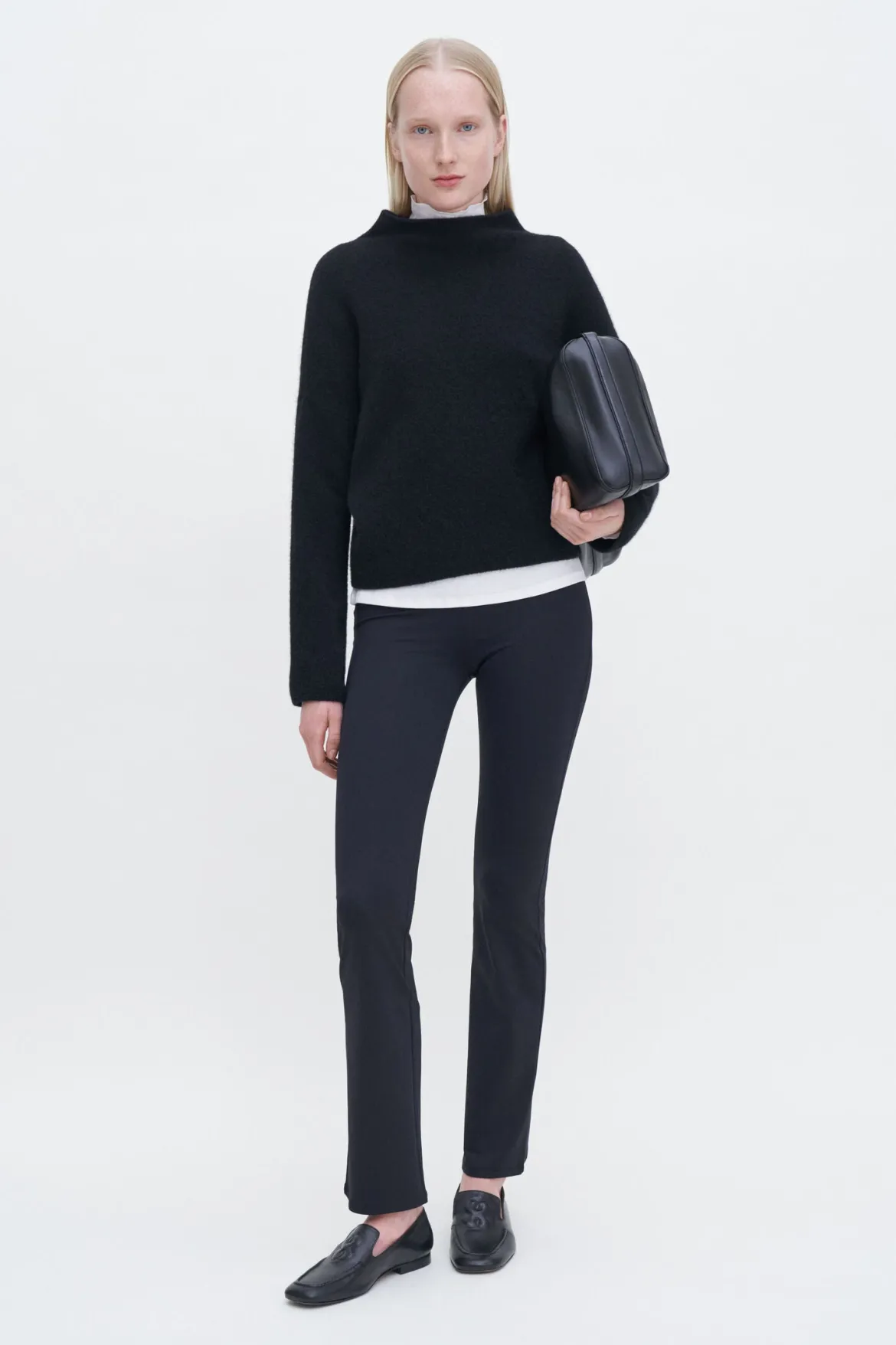 Filippa K naisten neulepusero Mika Yak Funnelneck Sweater, musta