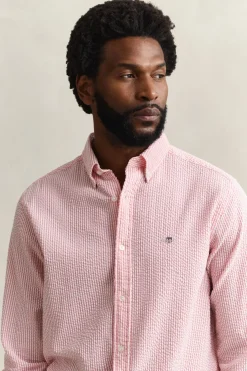 Gant miesten kauluspaita Regular Fit Striped Seersucker Shirt, raidallinen punainen