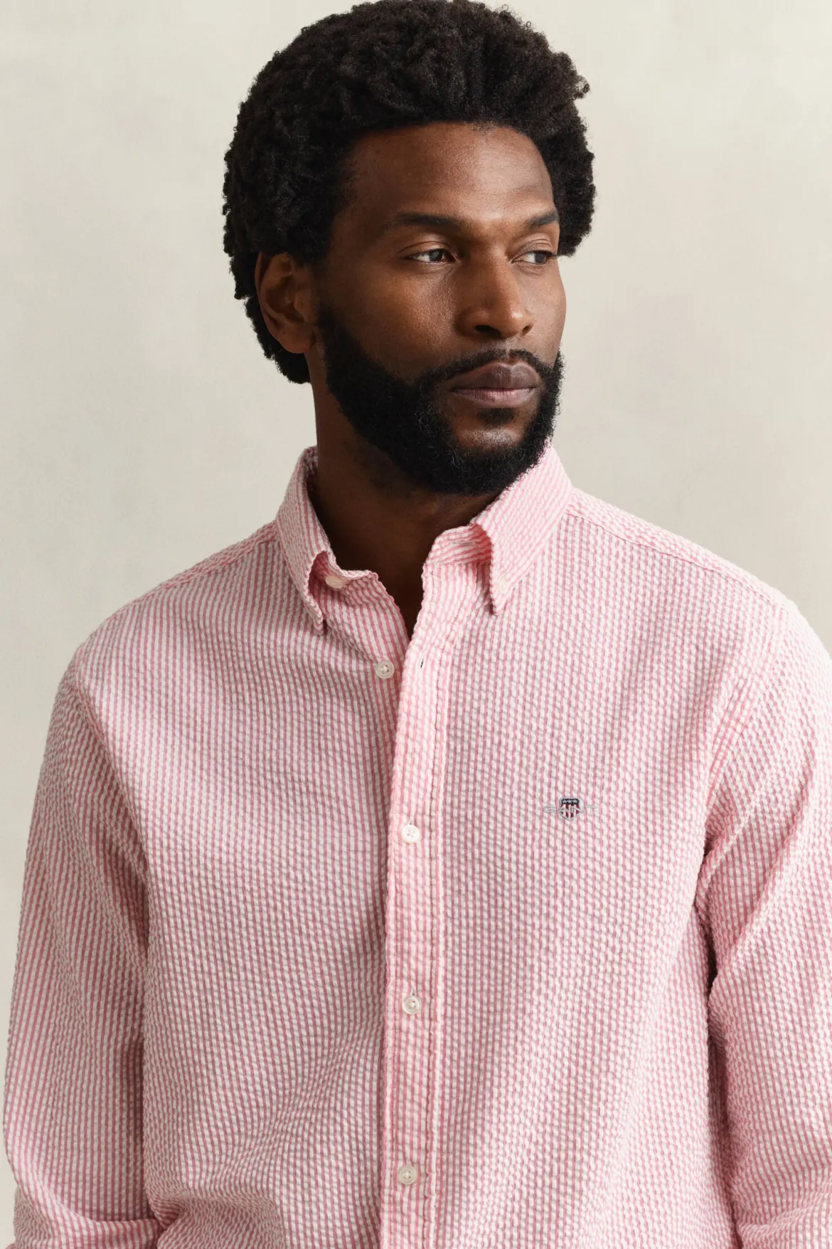 Gant miesten kauluspaita Regular Fit Striped Seersucker Shirt, raidallinen punainen