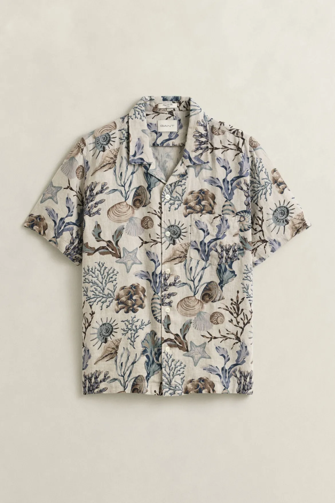 Gant miesten lyhythihainen kauluspaita K Reg Aop Camp Collar Shirt, kuosillinen beige