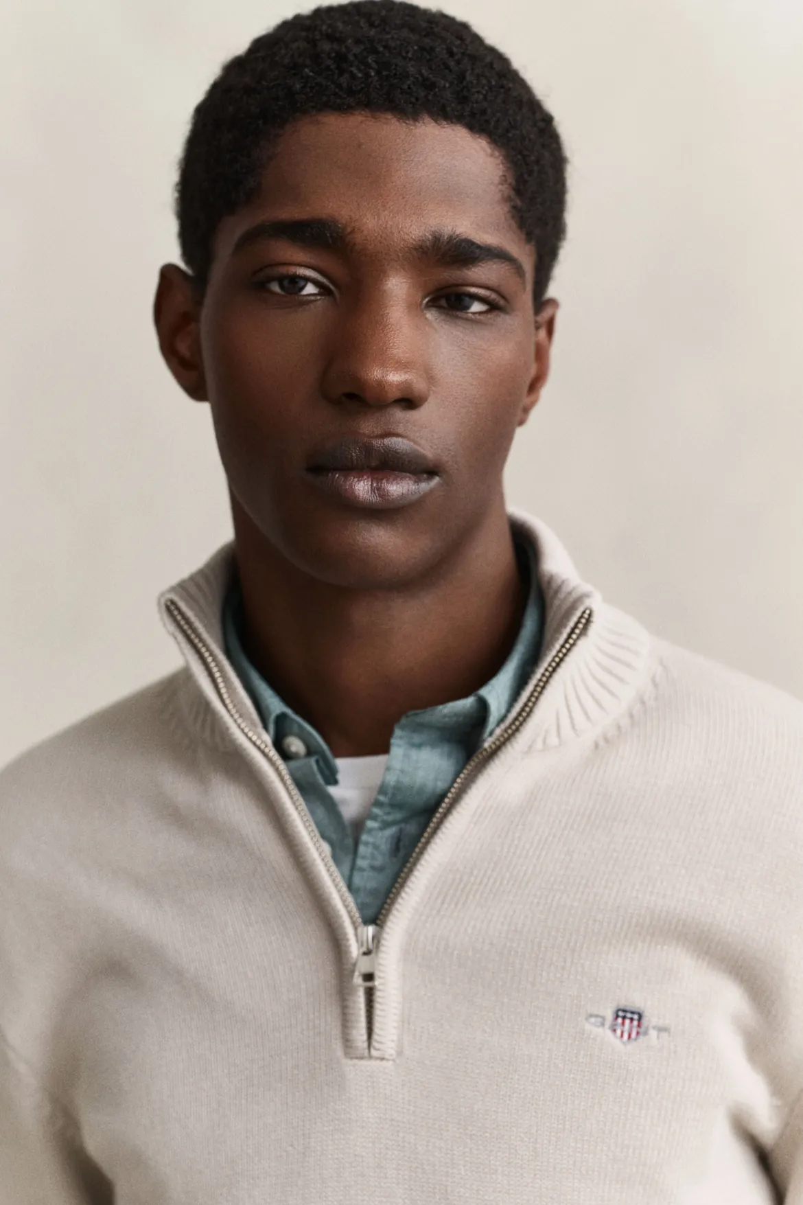 Gant miesten neulepusero Casual Cotton Half Zip, hiekka