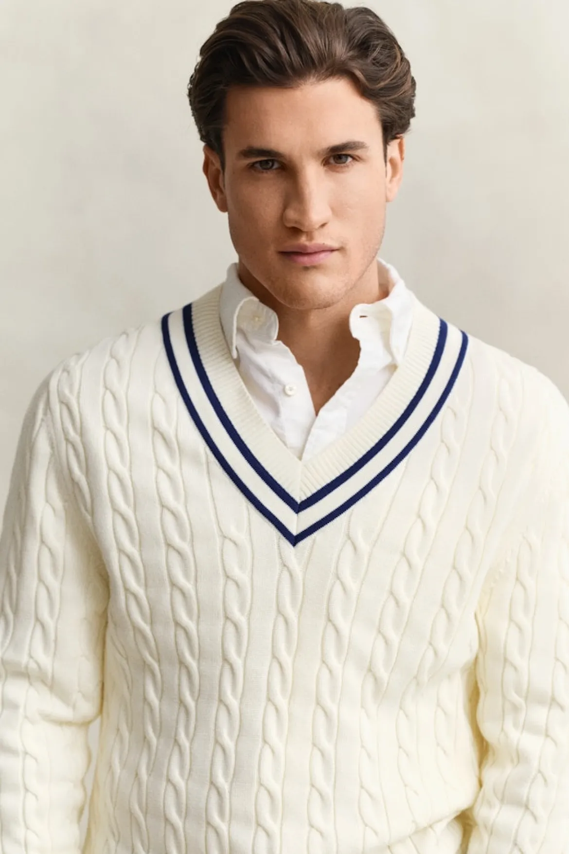 Gant miesten neulepusero Cotton Cable Cricket V-Neck, valkoinen