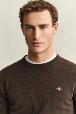 Gant miesten neulepusero Superfine Lambswool C-Neck, tummanruskea