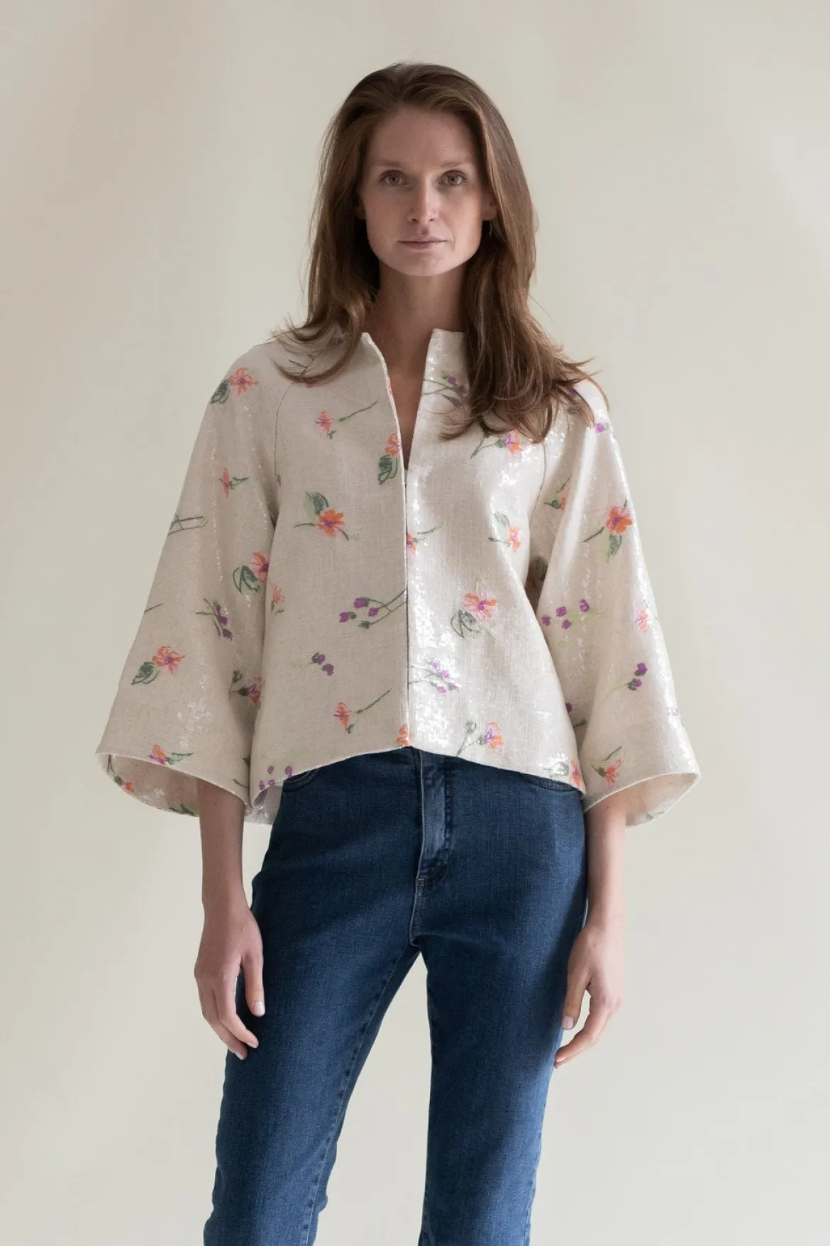 Gauhar naisten jakku Maria Jacket Floral, valkopohjainen kuosi