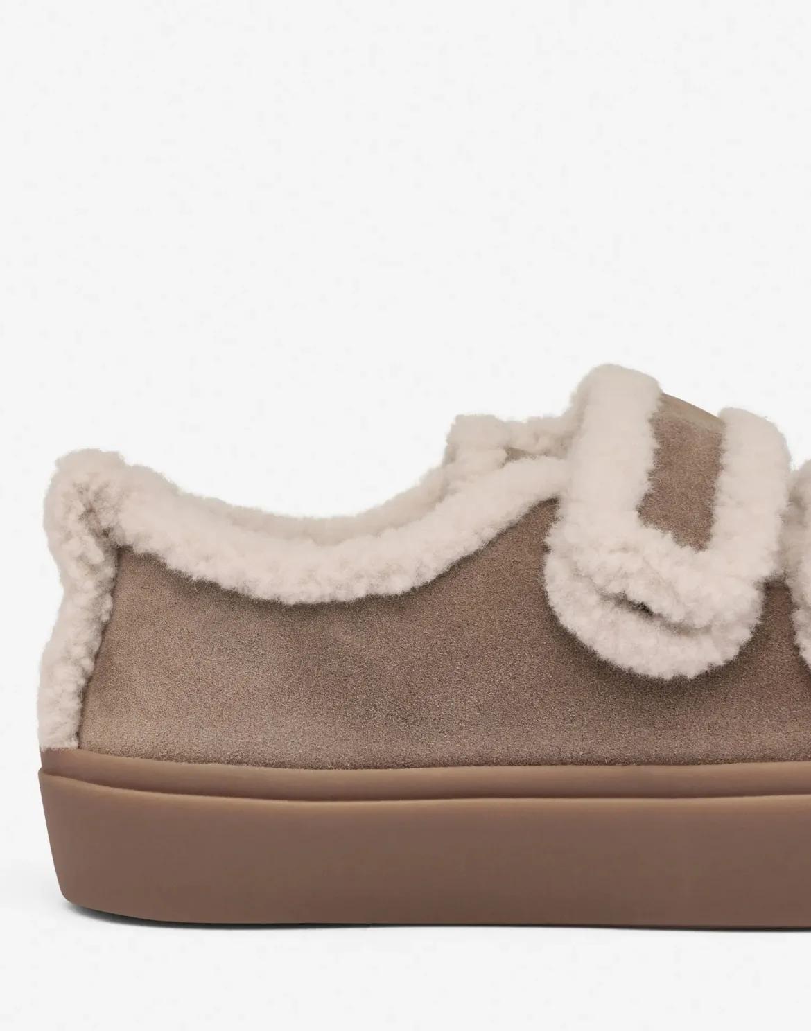 Inuikii naisten tennarit Shearling Low Velcro, ruskeanharmaa
