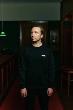 Makia miesten collegepaita Kekkonen Sweatshirt, musta