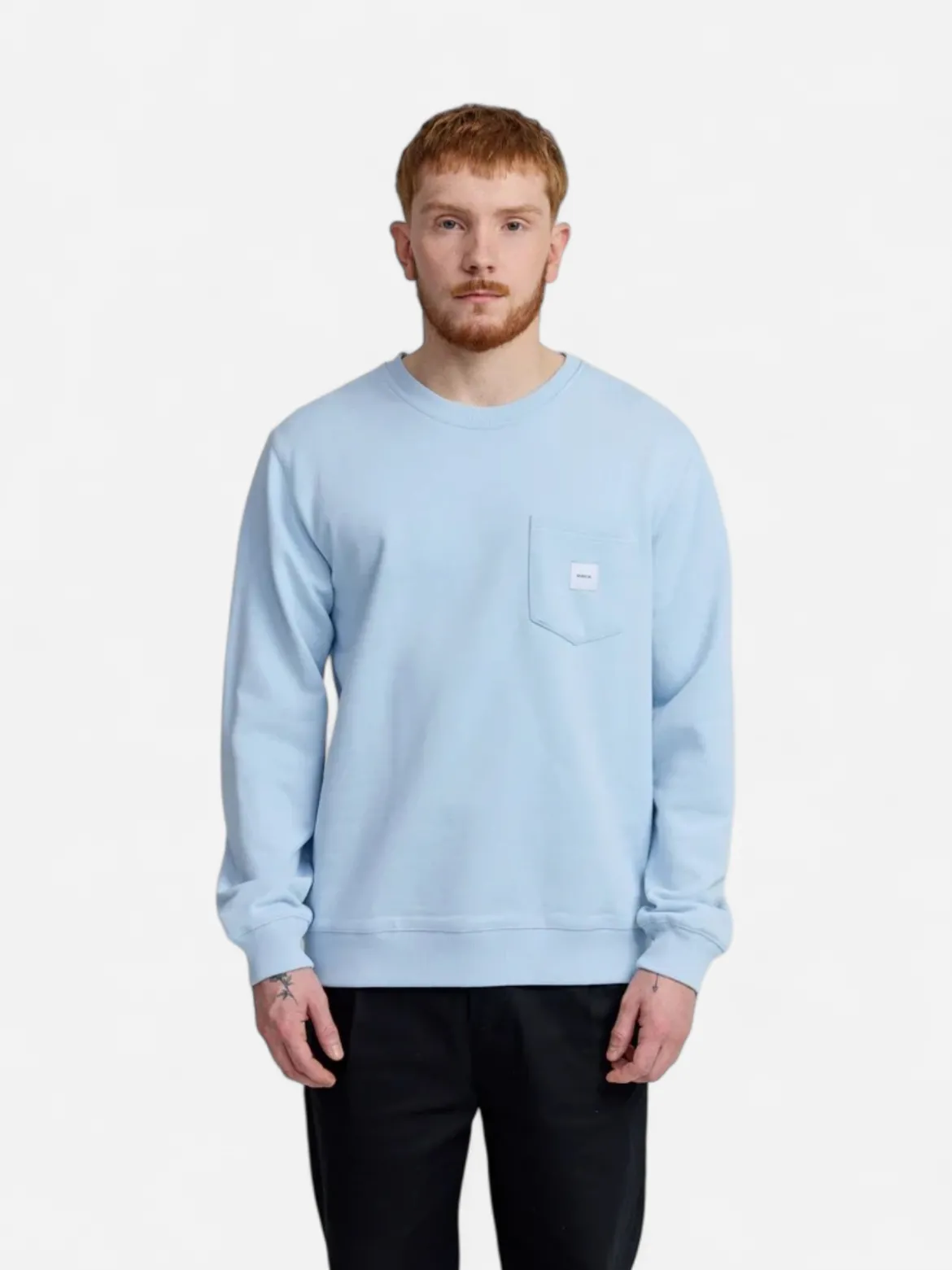 Makia miesten collegepaita Square Pocket Sweatshirt, vaaleansininen