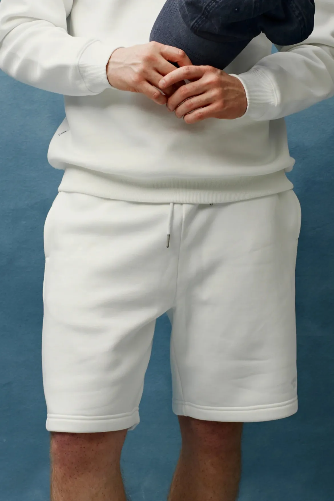 Makia miesten collegeshortsit Cove Sweatshorts, valkoinen