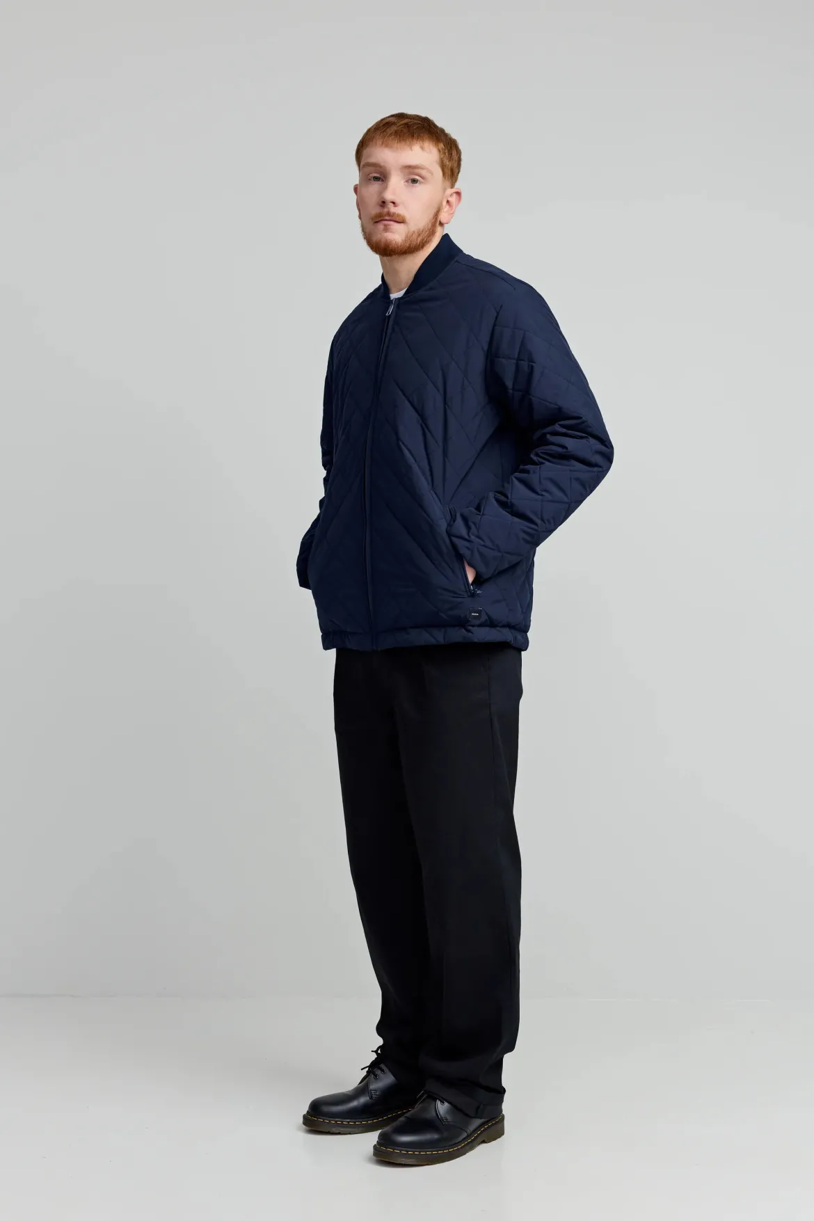 Makia miesten takki Ilmari Quilted Jacket, tummansininen