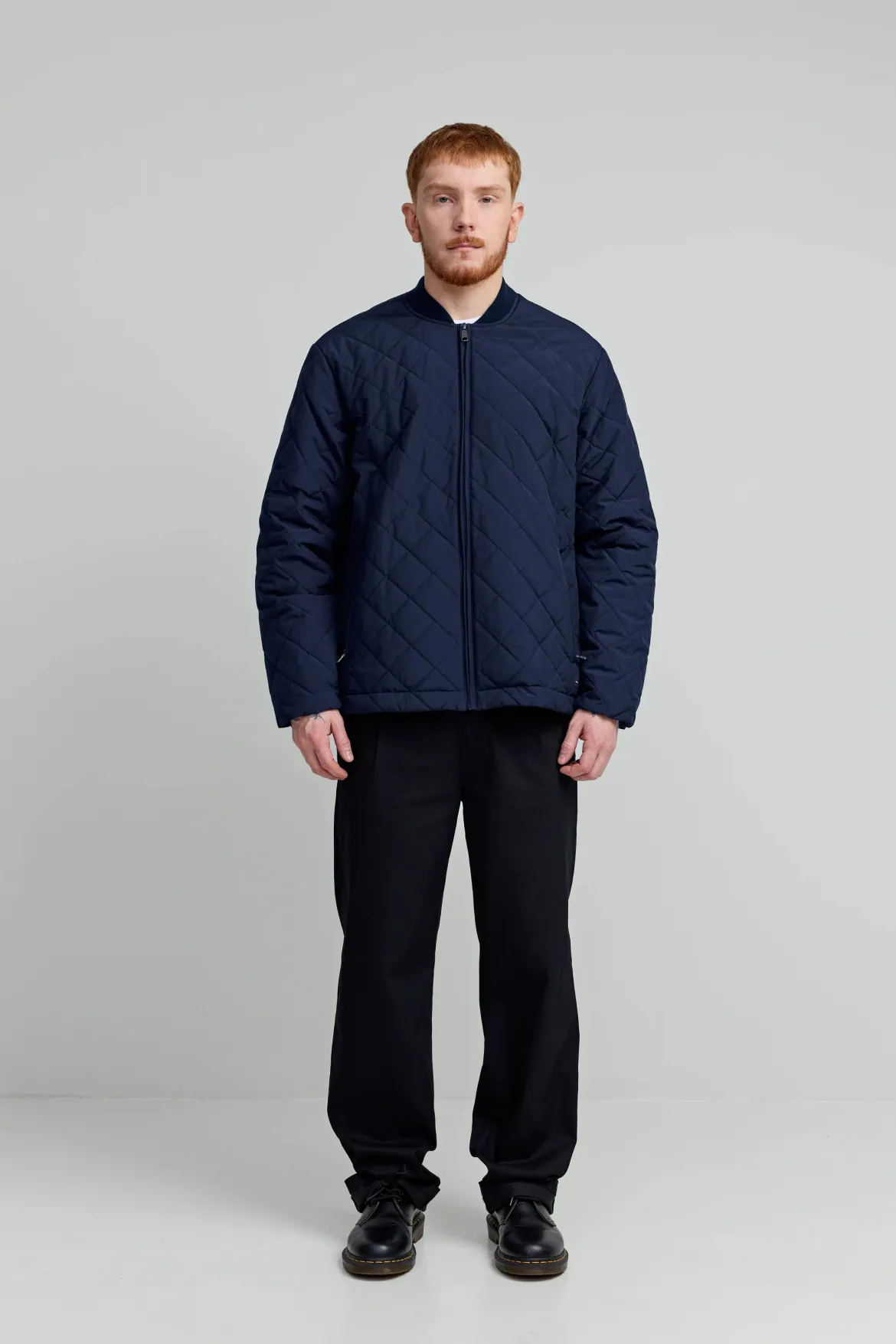 Makia miesten takki Ilmari Quilted Jacket, tummansininen