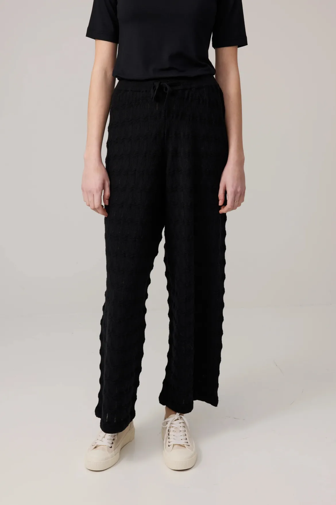 Makia naisten housut Marie Knitted Pants, musta