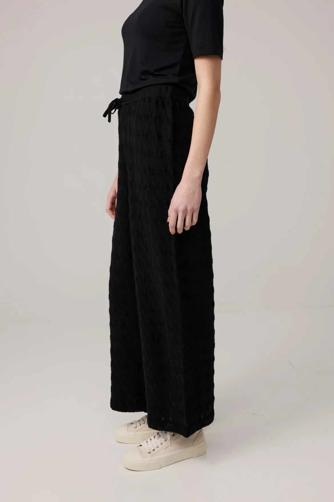 Makia naisten housut Marie Knitted Pants, musta