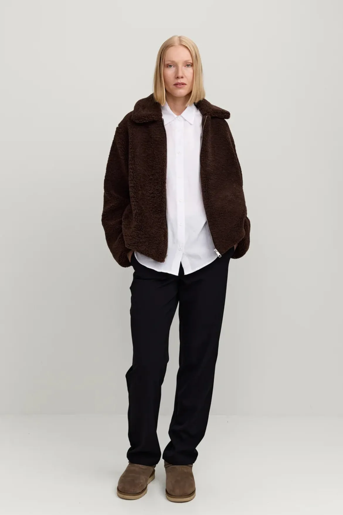 Makia naisten teddytakki Miisa Jacket, tummanruskea
