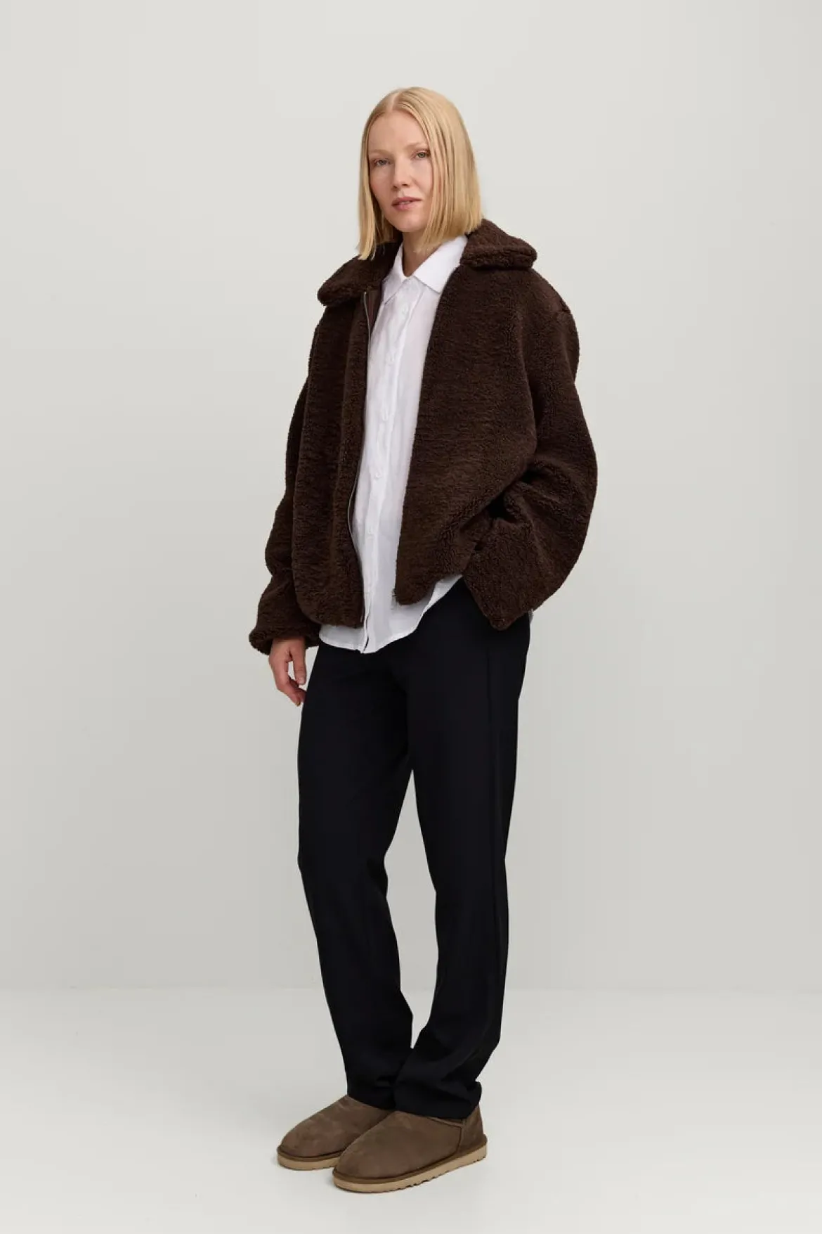 Makia naisten teddytakki Miisa Jacket, tummanruskea
