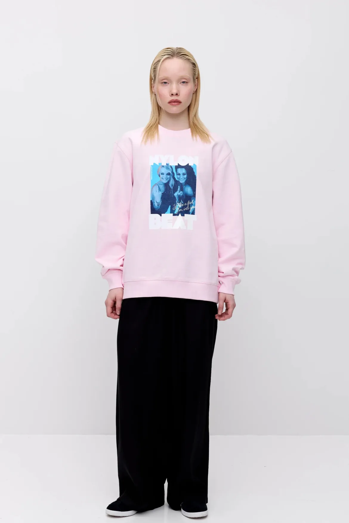 Makia x Nylon Beat collegepaita Like a Fool Sweatshirt, vaaleanpunainen