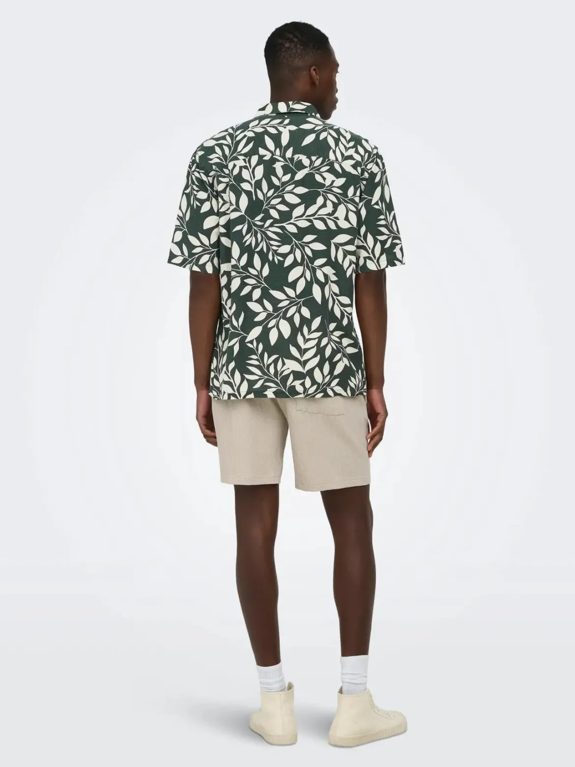 Only and Sons miesten kauluspaita Onsharvi Life SS Aop Shirt, Darkest Spruce Gardenia