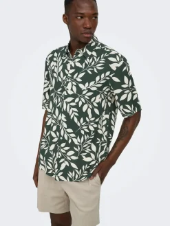 Only and Sons miesten kauluspaita Onsharvi Life SS Aop Shirt, Darkest Spruce Gardenia