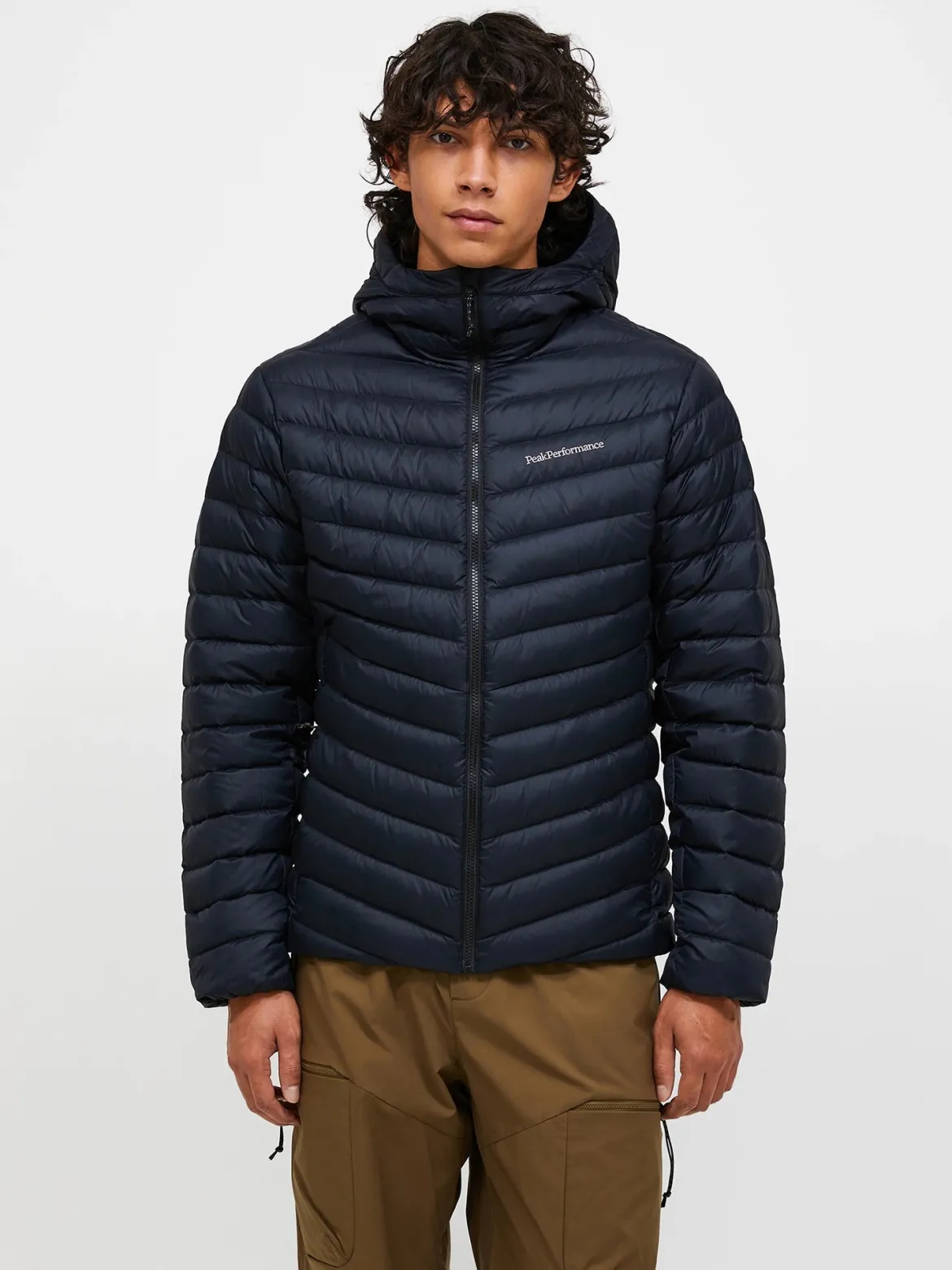 Peak Performance miesten kevytuntuvatakki, M FROST DOWN HOOD JACKET Musta