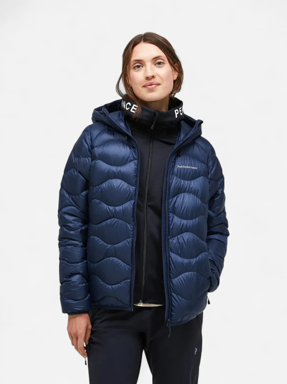 Peak Performance Naisten Kevytuntuvatakki, W Helium Down Hood Jacket Tummansininen