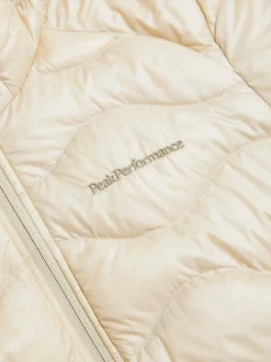 Peak Performance naisten kevytuntivatakki W Helium Down Hood Jacket, luonnonvalkoinen