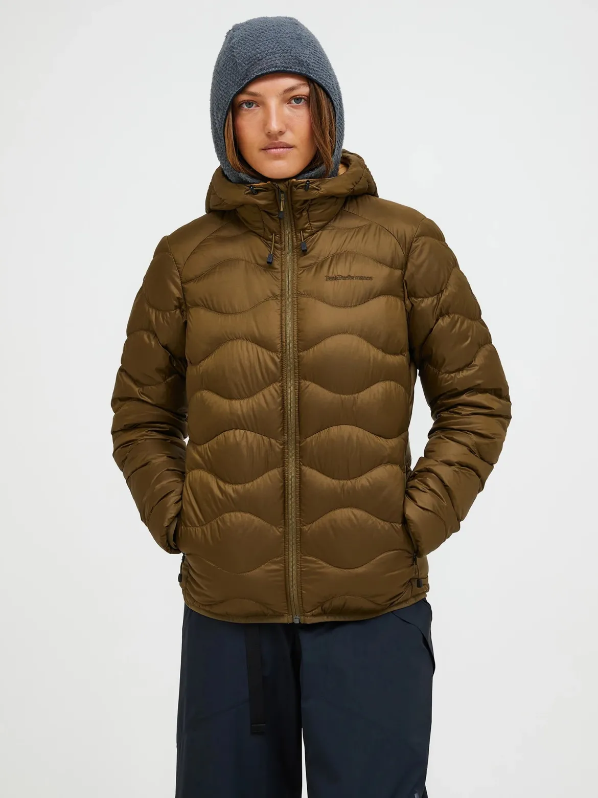 Peak Performance Naisten Kevytuntuvatakki, W Helium Down Hood Jacket Armeijanvihreä