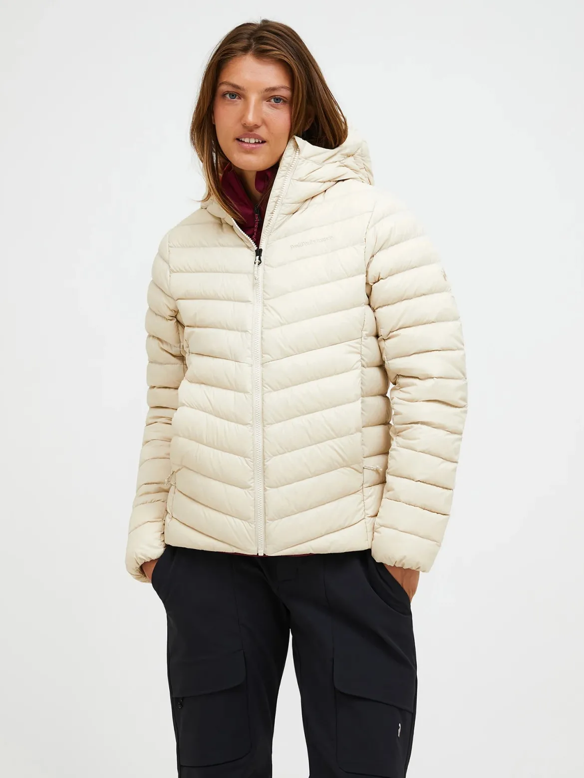 Peak Performance naisten kevytuntuvatakki, W FROST HOOD JACKET Hiekka