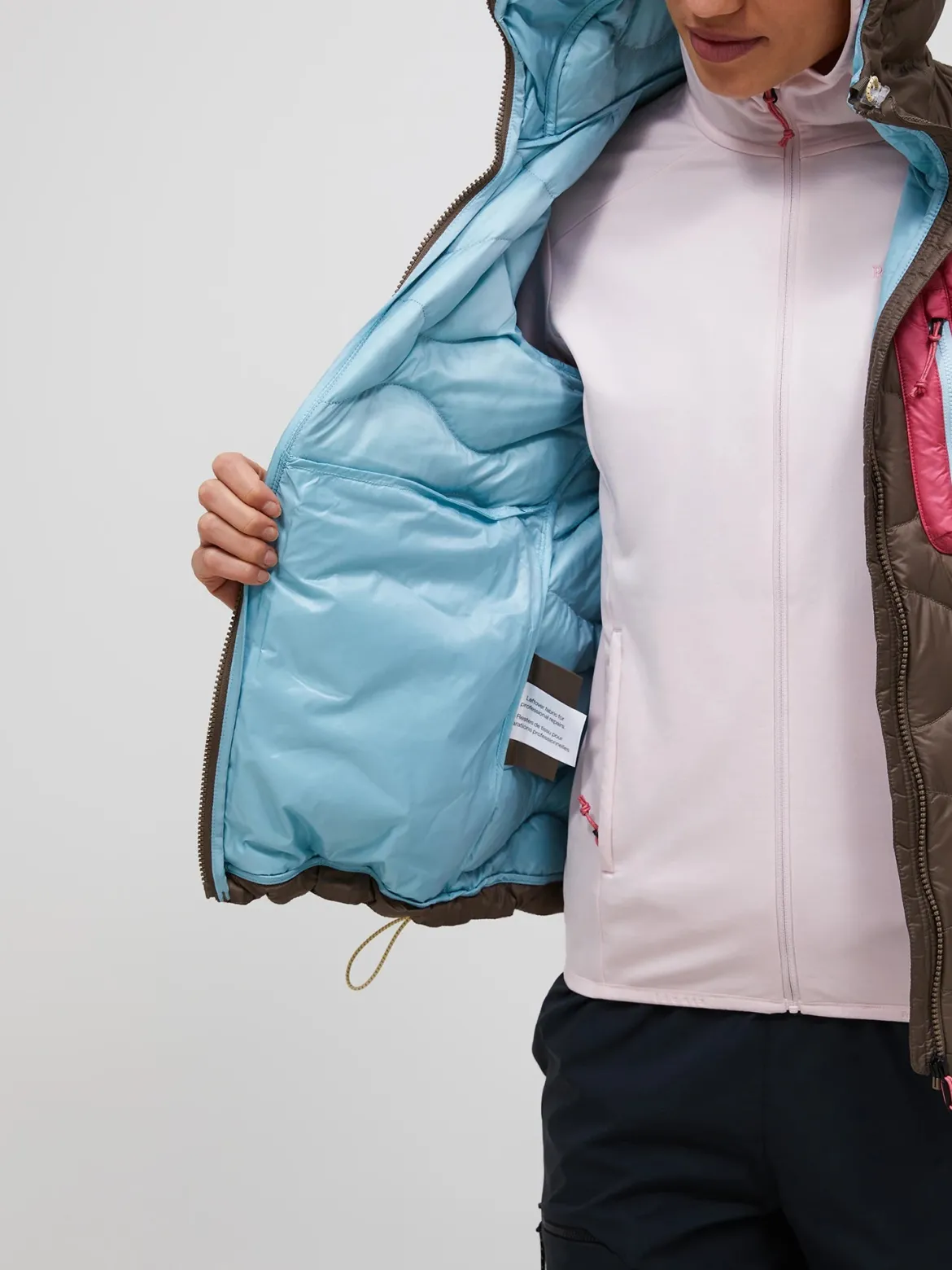 Peak Performance naisten untuvatakki Helium Utility Down Hood Jacket, kaakaonruskea