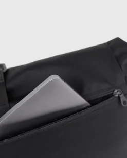 Sandqvist laukku, ICON MESSENGER BAG Musta