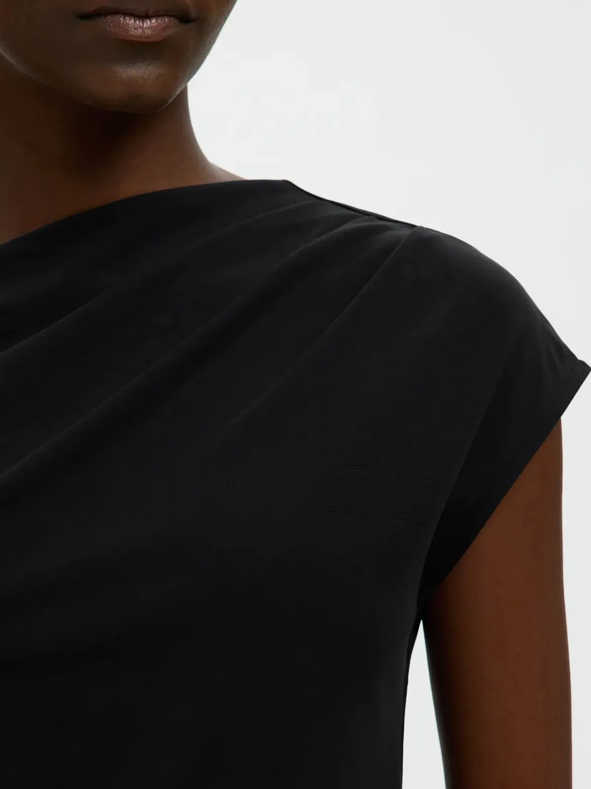 Selected Femme naisten toppi SLFMOLLY SS Top, musta