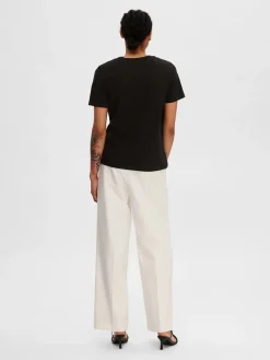 Selected Femme Naisten T-paita SLFESSENTIAL SS V-NECK TEE NOOS Black